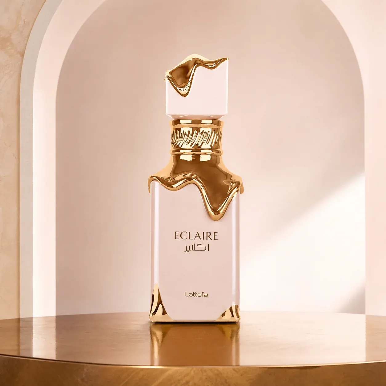Lattafa Eclaire perfume bottle